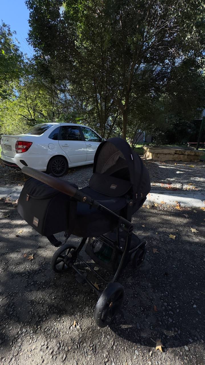 Продается коляска LuxMom 3 в 1 - Товары для детей в Адлер